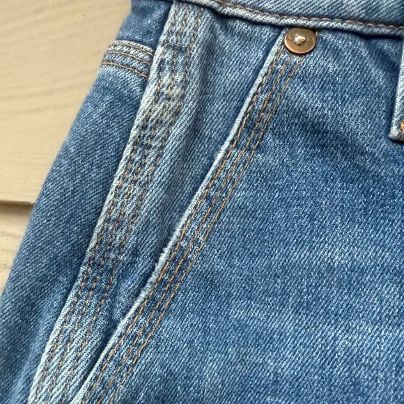 Alice + Olivia High Rise Cropped Wide Leg Jeans - Picture 3 of 13